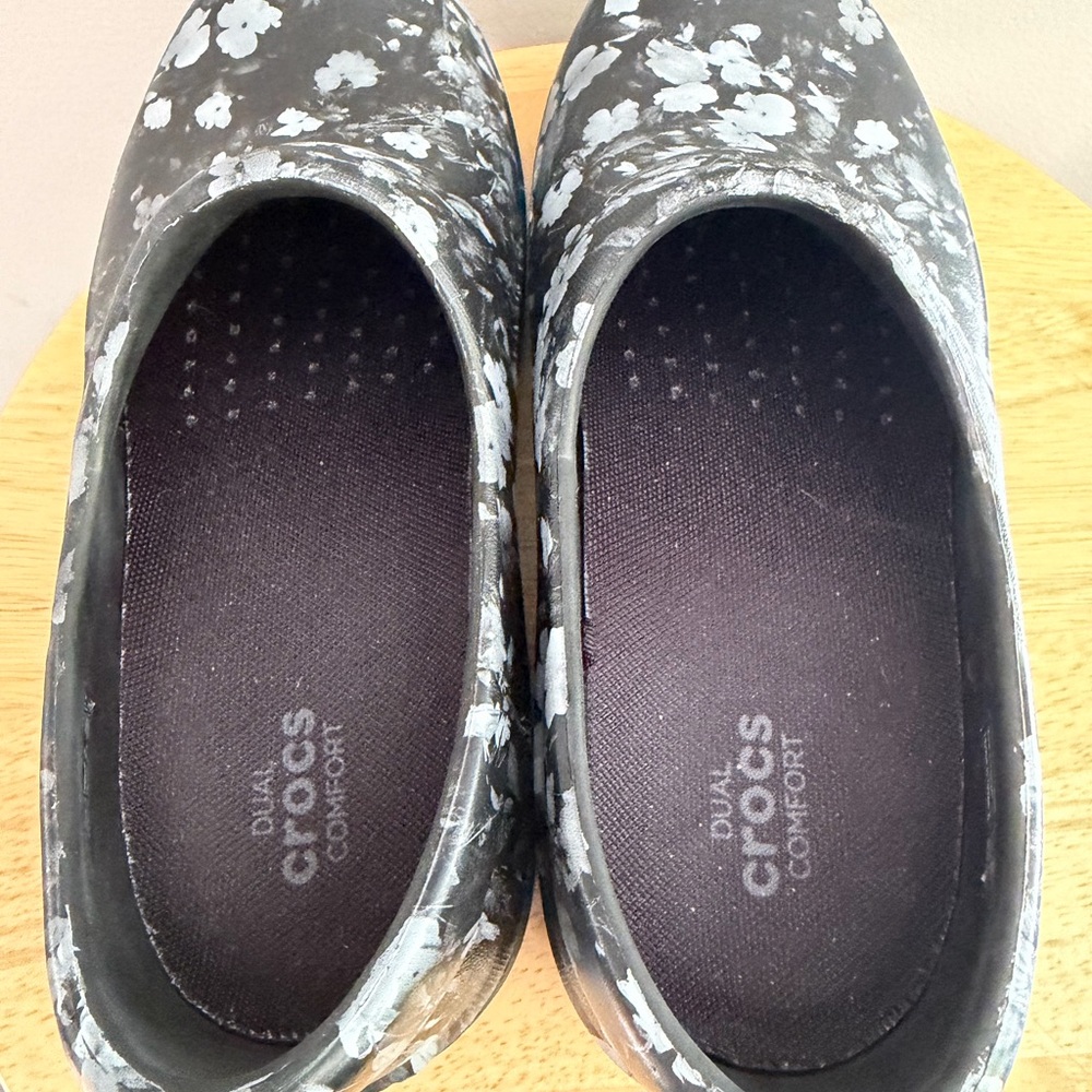 Dual Crocs Anti-Slip Work On The Clock Work Floral Shoes Women’s Size 7 - Picture 6 of 8